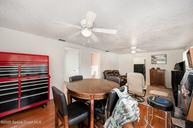 This inviting home offers just over 1,000 sq ft of living space - photo 6