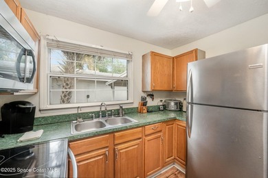 This inviting home offers just over 1,000 sq ft of living space - photo 7