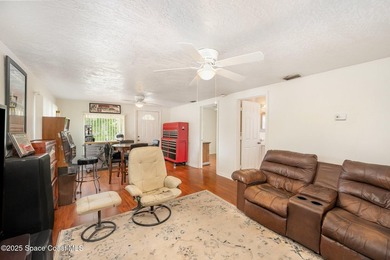 This inviting home offers just over 1,000 sq ft of living space - photo 10