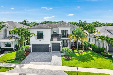Elegant, inviting, and impeccably designed, this exceptional - photo 1