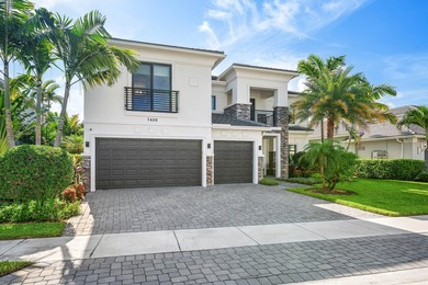 Elegant, inviting, and impeccably designed, this exceptional - photo 4