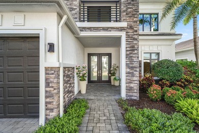 Elegant, inviting, and impeccably designed, this exceptional - photo 5