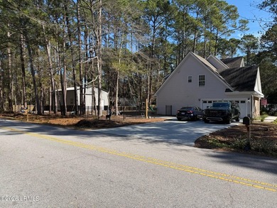 Welcome to Royal Pines on Lady's Island, where Lowcountry living - photo 24