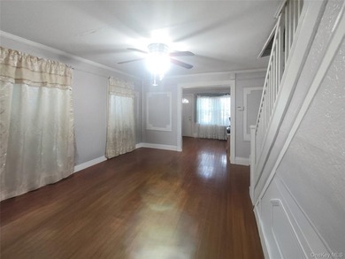 Welcome to this charming Richmond Hill residence ideally located - photo 6