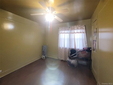 Welcome to this charming Richmond Hill residence ideally located - photo 8