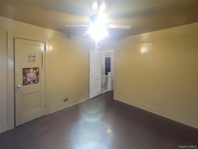 Welcome to this charming Richmond Hill residence ideally located - photo 9