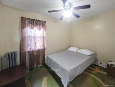 Welcome to this charming Richmond Hill residence ideally located - photo 10