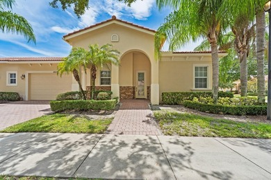 Welcome to this charming CORNER UNIT 2-bedroom, 2-bathroom villa - photo 1
