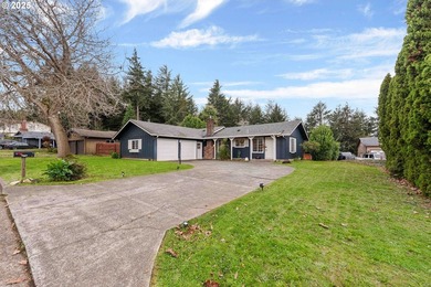 Location, location, location! Single level ranch style home with - photo 4