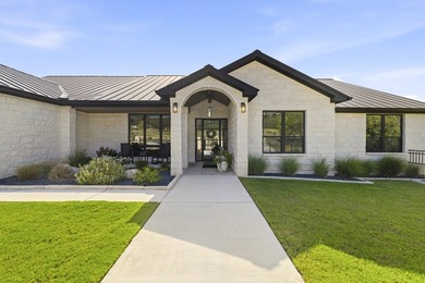 Experience luxury living in this magnificent one-story 4-bedroom - photo 37