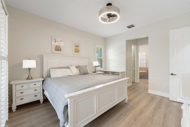 Welcome to this charming CORNER UNIT 2-bedroom, 2-bathroom villa - photo 10