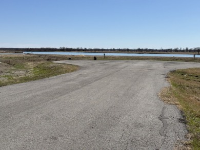 300+ feet of shoreline on Lake Halbert/Magnolia! - photo 7