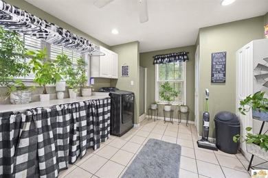 The square footage tells the story. With approximately 3,000 - photo 8