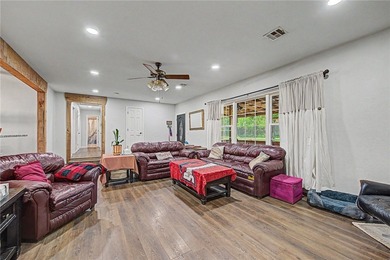 Beautifully renovated 1979 home on a versatile property - photo 6