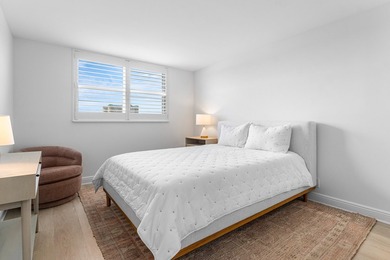INTRACOASTAL VIEWS FULLY RENOVATED! Experience waterfront living - photo 4