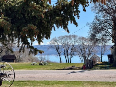 12.4 ACRES Bear LAKE & MOUNTAIN VIEWS. Remodeled Country Home - photo 8