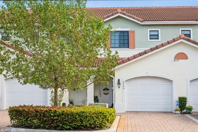 Stunning *2018* Newer Construction! 2 bed, 2.5 bath, fee simple - photo 1