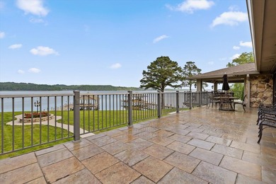 Welcome to 4919 Bal Harbor Circle! Perfectly positioned on the - photo 36