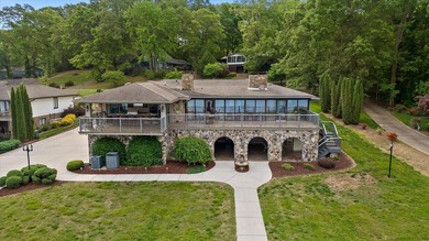 Welcome to 4919 Bal Harbor Circle! Perfectly positioned on the - photo 39
