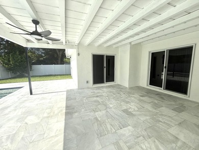 Completely renovated 4-bedroom, 2-bath home with a stunning - photo 4