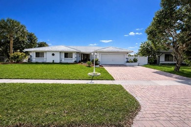 (private lake, pond, coastal) Home For Sale in Plantation Florida