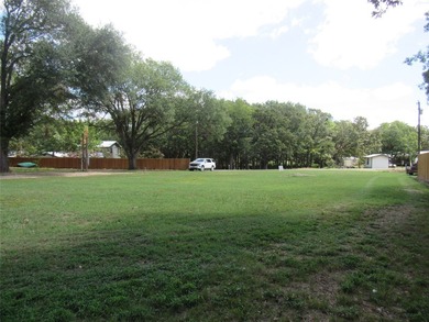 LAKE PROPERTY ON LAKE BONHAM! THIS BEAUTIFUL DOUBLE LOT OF .785 - photo 5