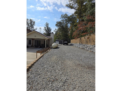 SELLER SAYS SELL DUE TO ONGOING MEDICAL ISSUES MOVE-IN READY + - photo 35
