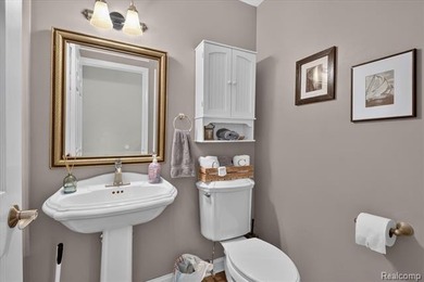 Spacious Fenton home with Hartland Schools set on 2.83 rolling - photo 12