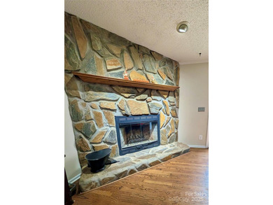 Looking for a little extra space? This inviting 3BR/2BA home in - photo 14