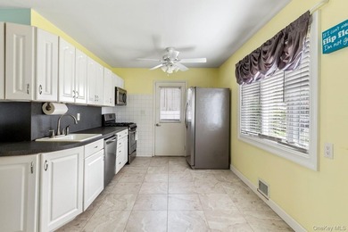 Welcome to 1032 Thompson Dr - a meticulously maintained - photo 14