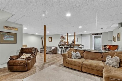 Spacious Fenton home with Hartland Schools set on 2.83 rolling - photo 29