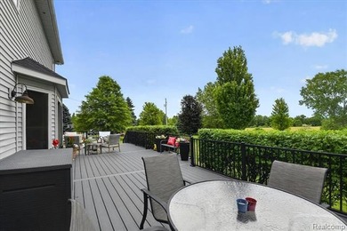 Spacious Fenton home with Hartland Schools set on 2.83 rolling - photo 32