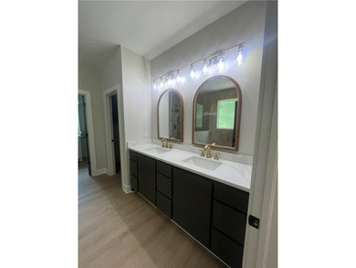 Luxury modern single-level living just steps from Flo Ride Bike - photo 8