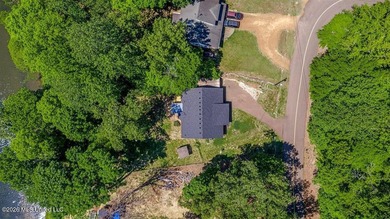 Welcome to lakefront living at its finest! This beautiful - photo 2