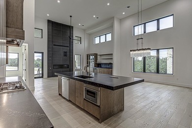 LOCK AND LEAVE CUSTOM HOME IN THE VILLA SECTION OF TUSCAN - photo 11