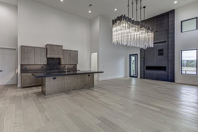 LOCK AND LEAVE CUSTOM HOME IN THE VILLA SECTION OF TUSCAN - photo 18