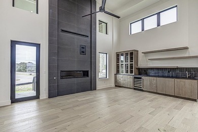 LOCK AND LEAVE CUSTOM HOME IN THE VILLA SECTION OF TUSCAN - photo 20
