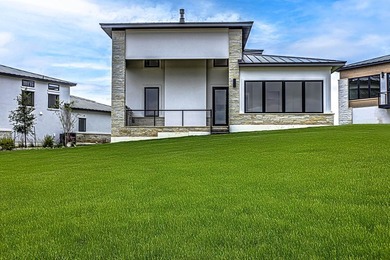 LOCK AND LEAVE CUSTOM HOME IN THE VILLA SECTION OF TUSCAN - photo 29
