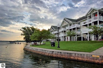 Lake Condo For Sale in Cadillac, Michigan