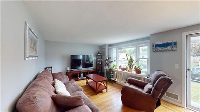 Welcome to 27 Amherst Road, a beautifully maintained ranch - photo 16