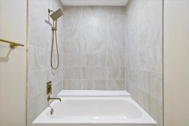 Welcome to this beautifully fully new renovated 2-bedroom - photo 23