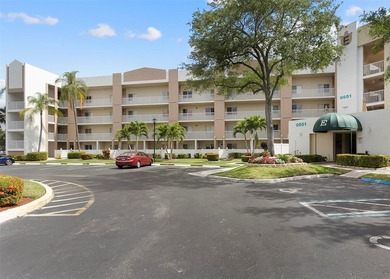 Situated on the top (4th) floor this 2-bed 2-bath residence - photo 1