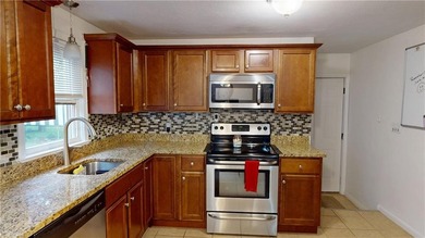 Welcome to 27 Amherst Road, a beautifully maintained ranch - photo 32