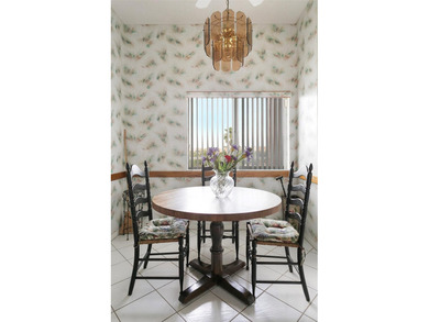 Situated on the top (4th) floor this 2-bed 2-bath residence - photo 6