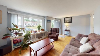 Welcome to 27 Amherst Road, a beautifully maintained ranch - photo 40