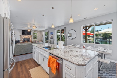 Luxury Lakefront Home in Whitney Cove - photo 8