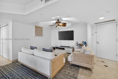 HIGH FLOOR 2 BED /2 BATH UNIT WITH TILE FLOORS THROUGHOUT - photo 7