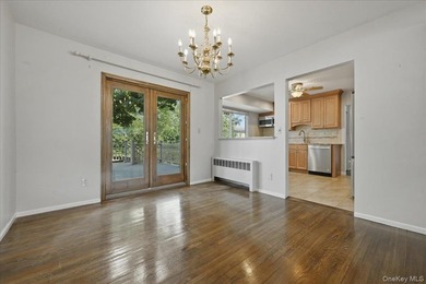Welcome to this beautifully maintained Colonial, offering the - photo 11