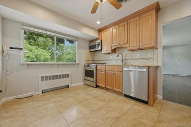 Welcome to this beautifully maintained Colonial, offering the - photo 13