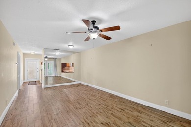 Discover easy Florida living in this beautifully updated 2BR/2BA - photo 15